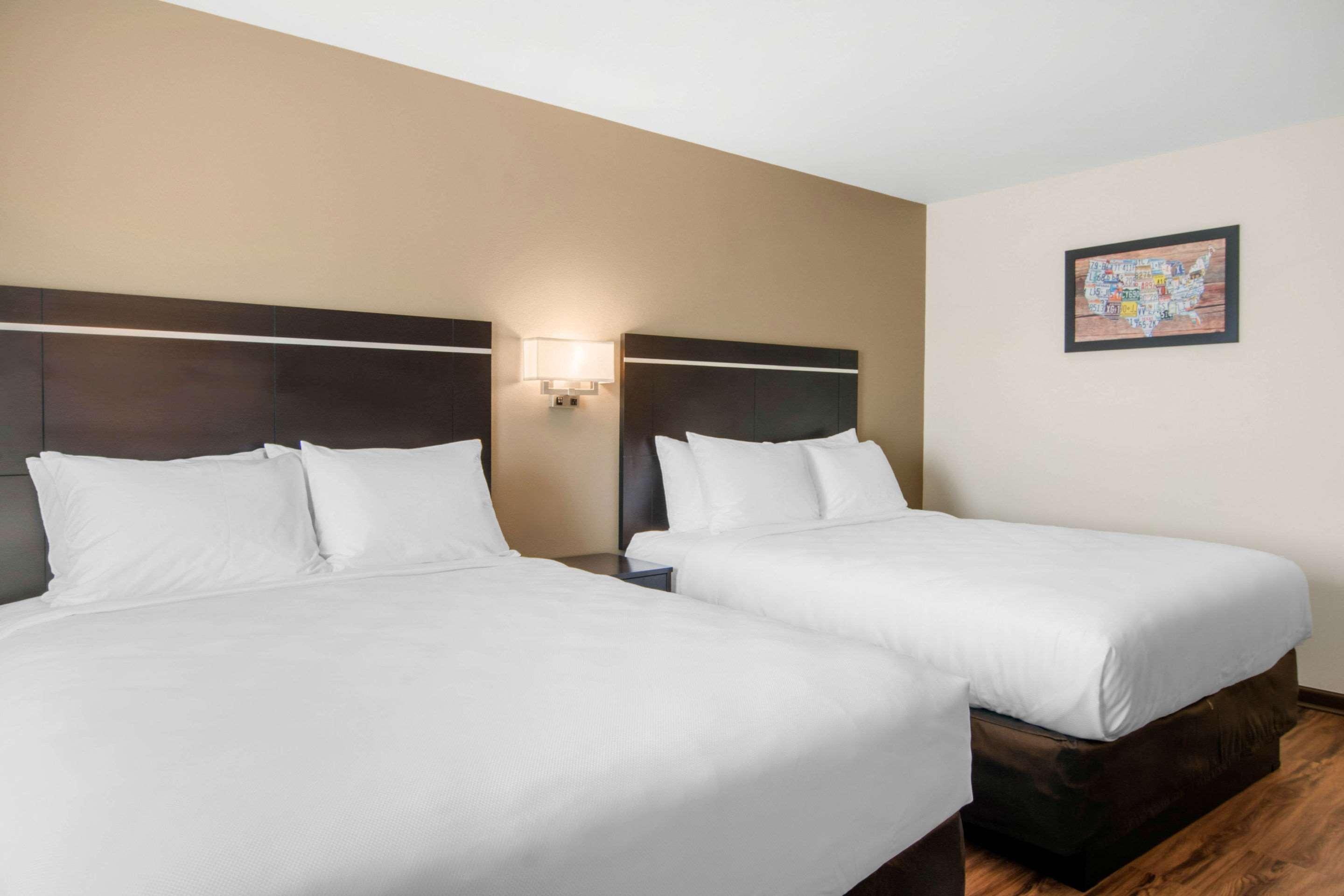 Econo Lodge Inn & Suites Springfield Exteriör bild