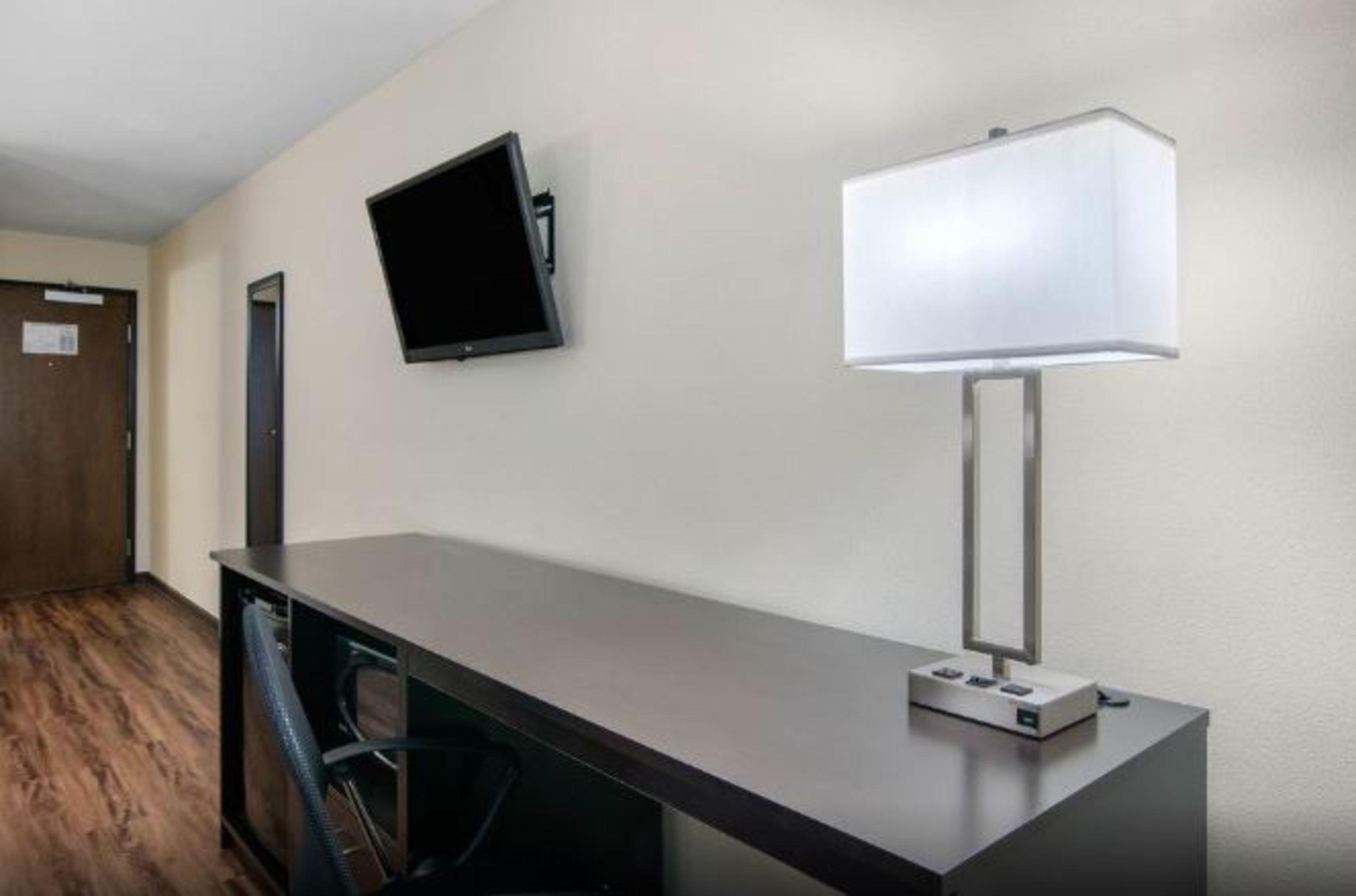 Econo Lodge Inn & Suites Springfield Exteriör bild