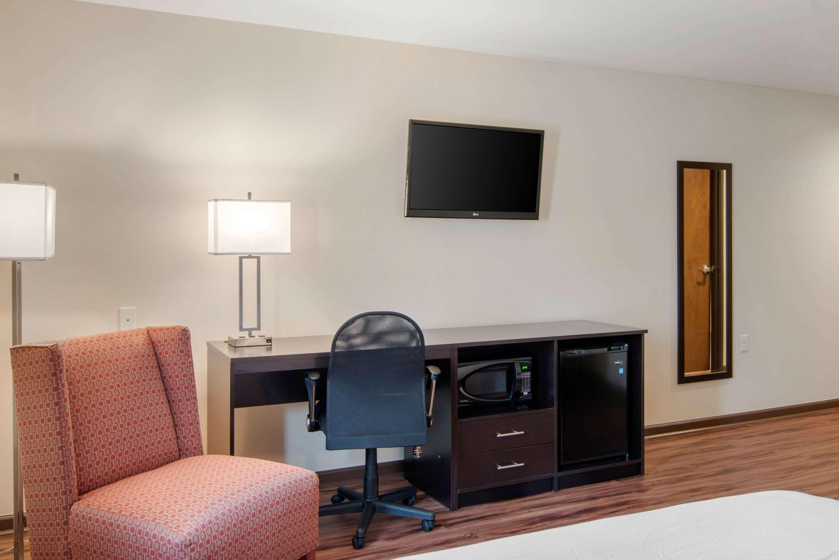 Econo Lodge Inn & Suites Springfield Exteriör bild