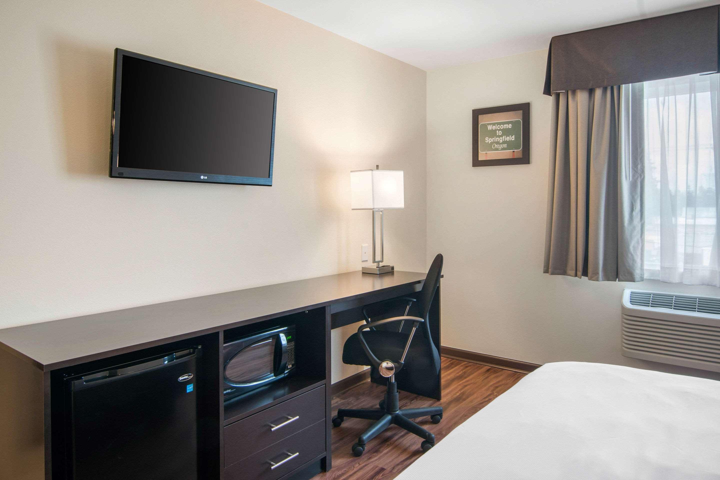 Econo Lodge Inn & Suites Springfield Exteriör bild